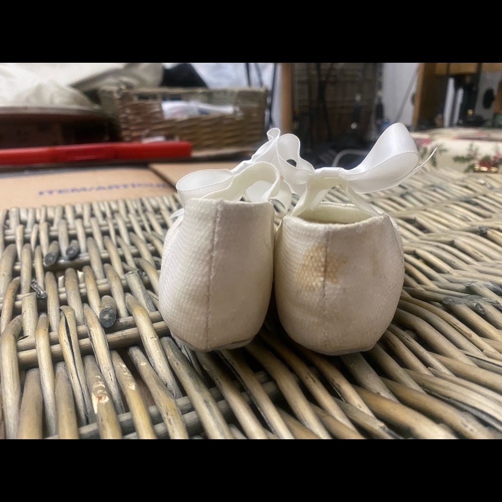 Shoes - Picture 3 of 6
